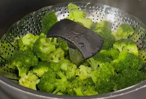 Steam the Broccoli