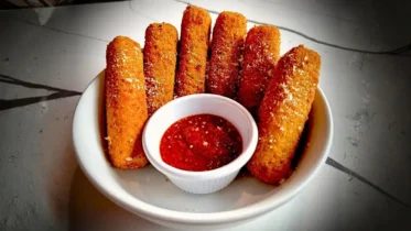 Battered Mozzarella Sticks Recipe